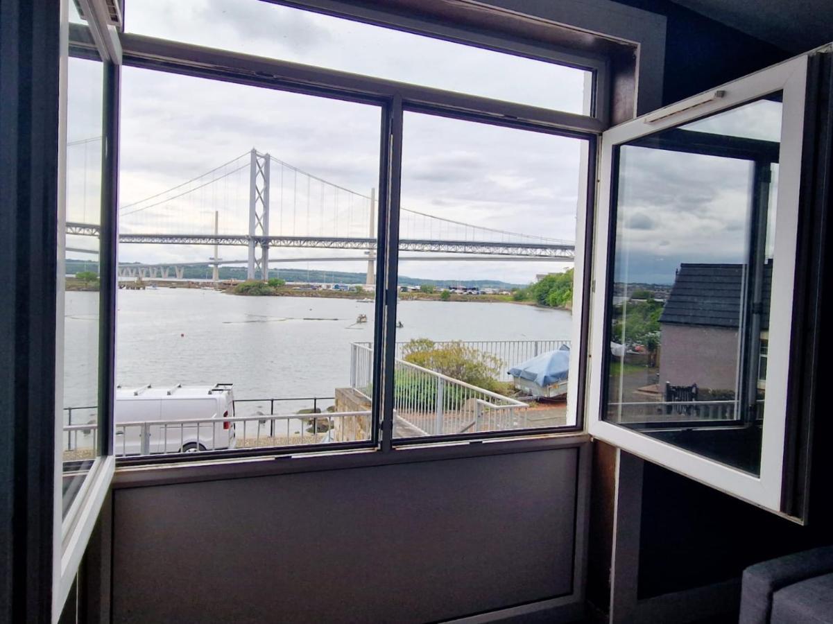 Вилла Three Bridges Waterfront Норт-Квинсферри Экстерьер фото