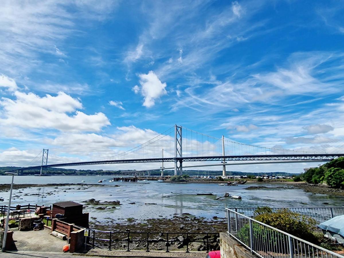 Вилла Three Bridges Waterfront Норт-Квинсферри Экстерьер фото