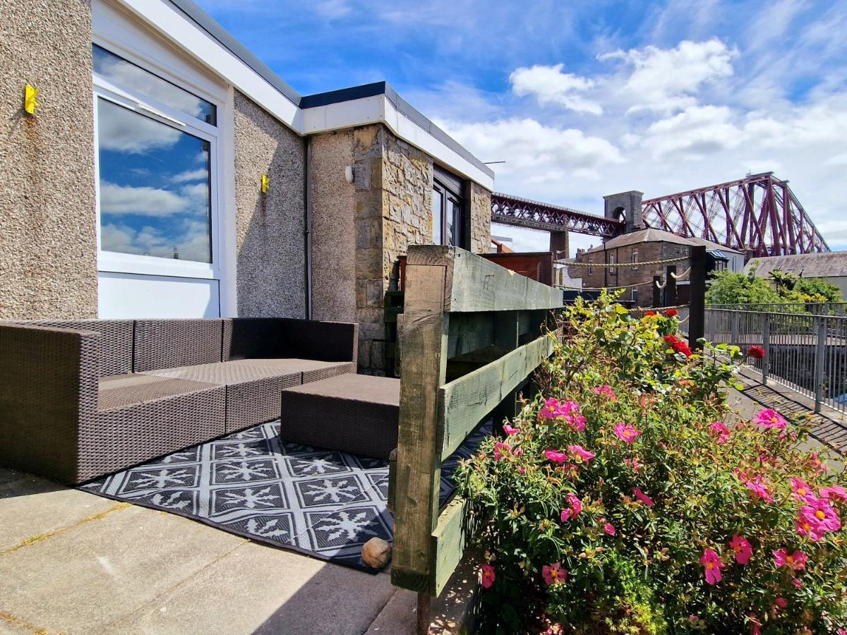 Вилла Three Bridges Waterfront Норт-Квинсферри Экстерьер фото